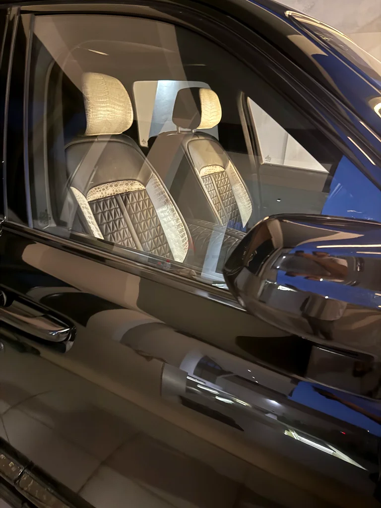 ONE-OF-A-KIND-ROLLS-ROYCE-CULLINAN63490304995331111