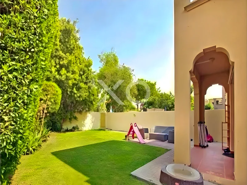 2E | خلفية المسبح والمنتزه | قطعة أرض كبيرة63923312730497111