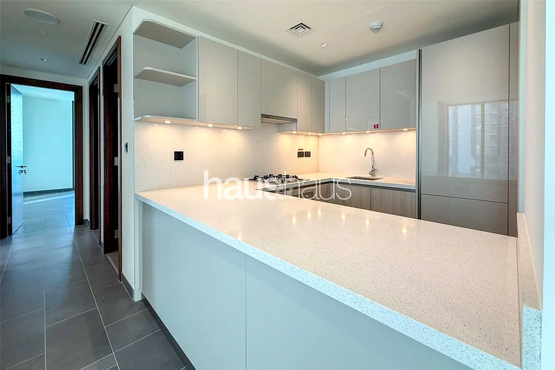 تصميم واسع | تشطيبات فاخرة | إطلالات على وسط المدينة63758957187841111