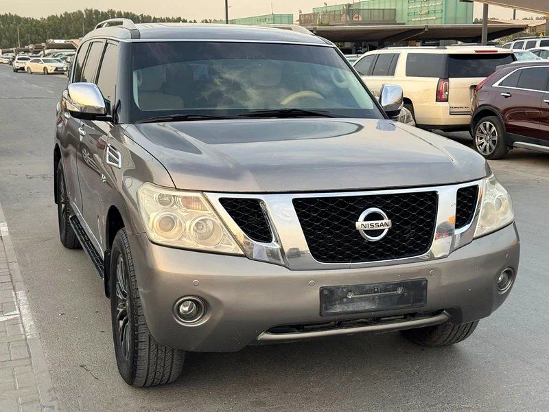 Nissan patrol 2013 fullopshin Gary color GCC calen car63484063281922113