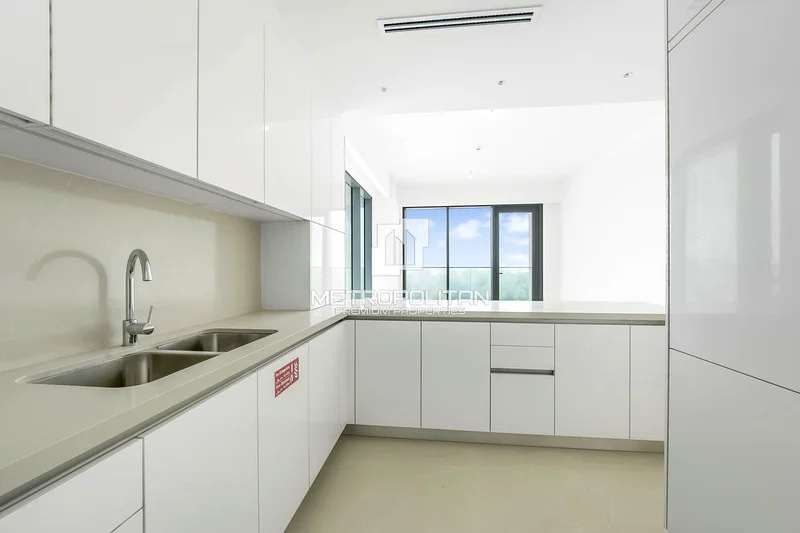 Full Canal And Burj Khalifa View | Large layout63950051339266114