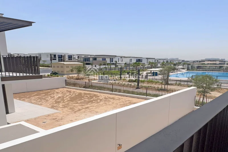 Single Row | Close to Pool | Spacious63762512616961111