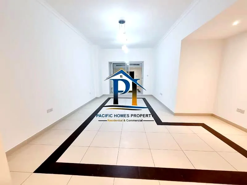 شقة فاخرة مكونة من غرفتين نوم متوفرة ((مع جميع المرافق القريبة من الحديقة))63756679683587111