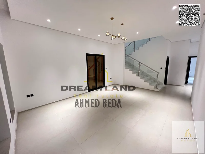 Directly from the owner, at a price including registration and ownership fees. Freehold for all nationalities.63896629434497113