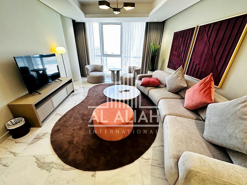 شقة مفروشة بالكامل بثلاث غرف نوم + خادمة | بإطلالة على البحر والمدينة63812917761282110