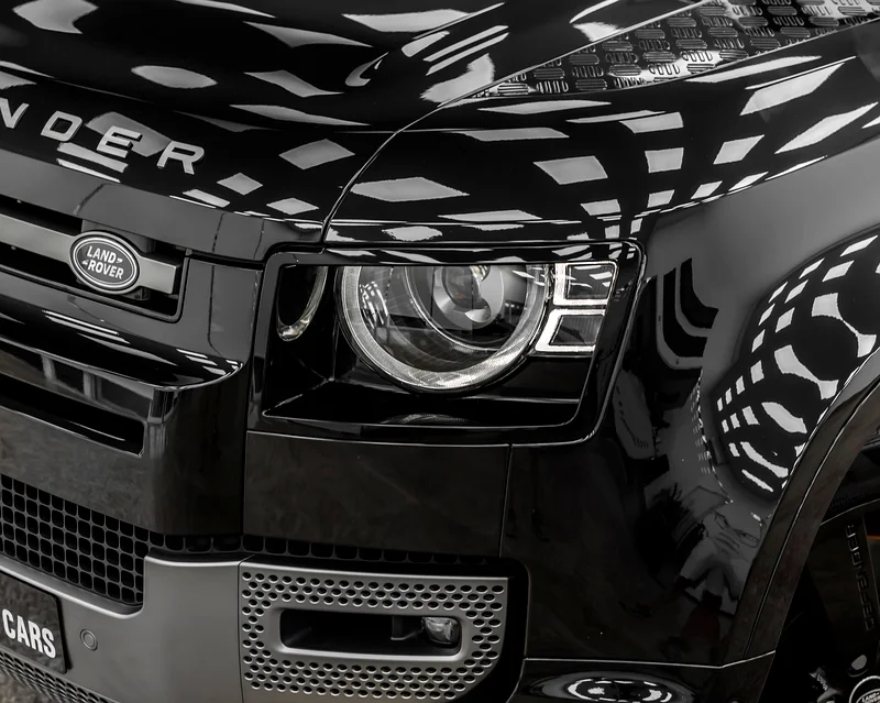 LAND ROVER DEFENDER P400 HSE - X-DYNAMIC - 2025 - GCC - FSH - AL TAYER WARRANTY AND SERVICE CONTRACT63482810185218114