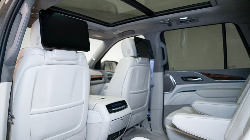 Escalade Premium Luxury | AED 4,385 PM | Warranty December-2026 |63490949819521114