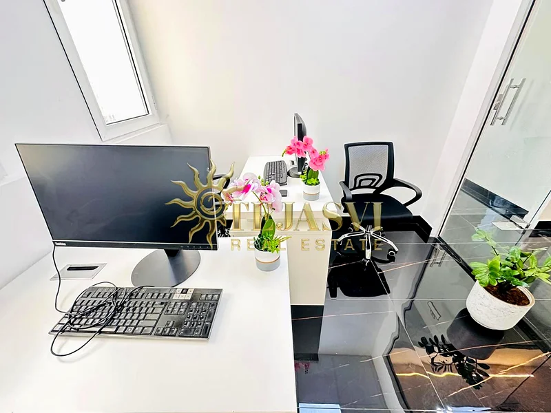 Amazing Office | Bank Account Assistance | Free Utilities63619670350594114
