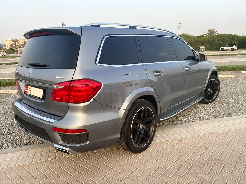 2015 GCC Mercedes GL500 V8 || Accident-Free || 7 Seats || Under Warranty Service Contract63488211644546112