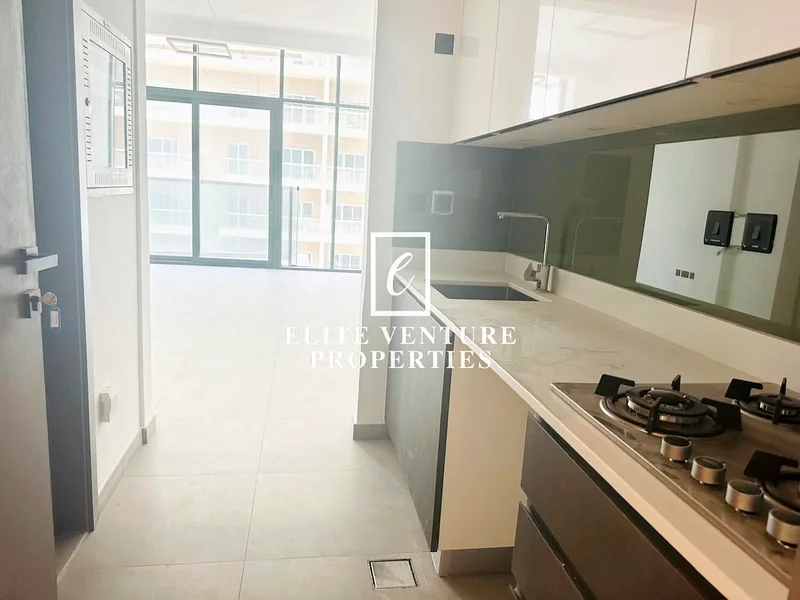 VACANT | STUDIO | PRIME LOCATION63734819348739114