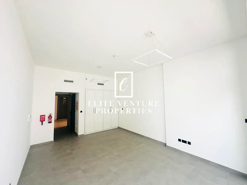 VACANT | STUDIO | PRIME LOCATION63734819348739112