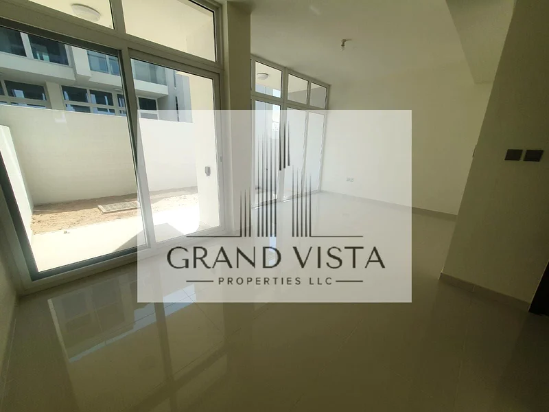 || Experience Elegance & Comfort || Well-Maintained 3-Bedroom || Townhouse || Just for You ||63740962514307113