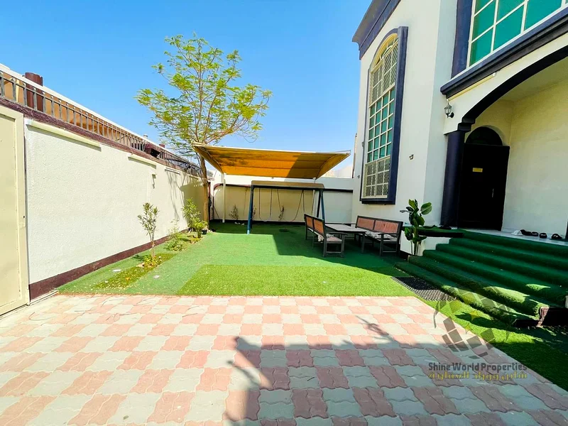 A great opportunity to own a residential villa with a modern design and a prime location.63874581599746113