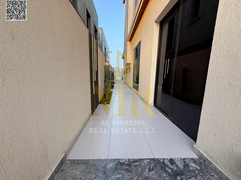 A villa with a price including registration and ownership fees on the main street, ready for occupancy in the most upscale areas of Ajman, freehold fo63898098126850113