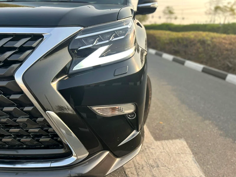 Lexus GX 460, Platinum Limited, 2023, GCC Spec, Very Low Mileage63612078128769112