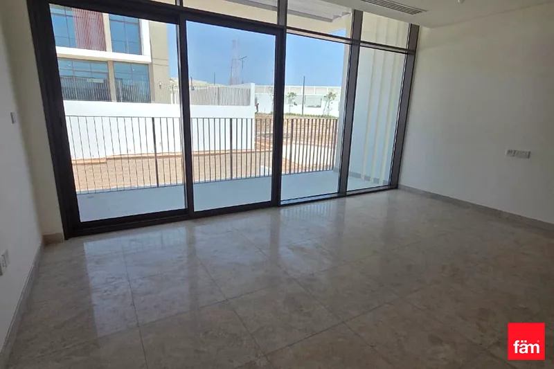 Gated community villa with full amenities63762218004226111