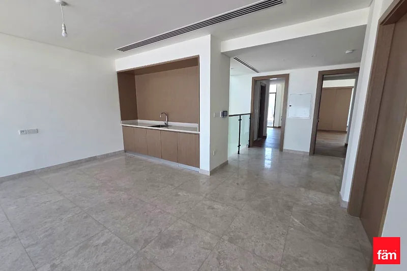 Gated community villa with full amenities63762218004226114