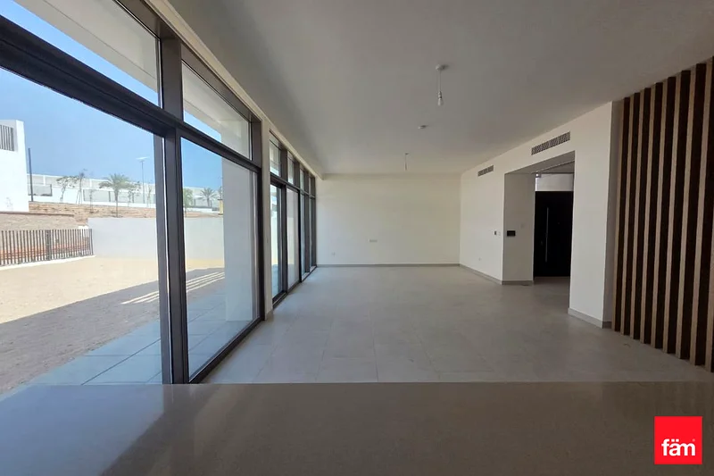 Gated community villa with full amenities63762218004226113