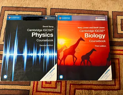 Cambridge IGCSE Physics and Biology Coursebooks - Essential Learning Materials