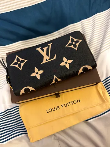 Authentic Louis Vuitton Wallet - Stylish  Practical