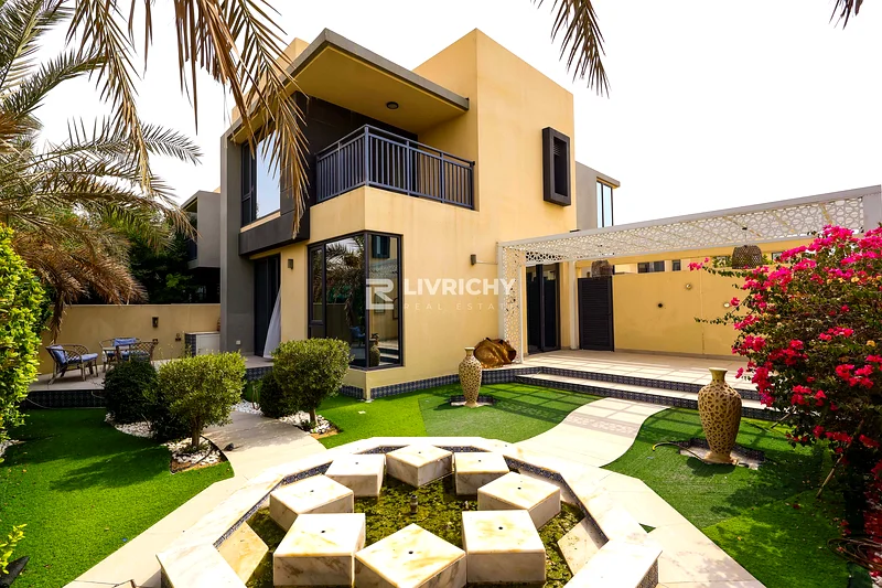 شاغرة | حديقة واسعة | فيلا زاوية نوع 2E63761147980931110