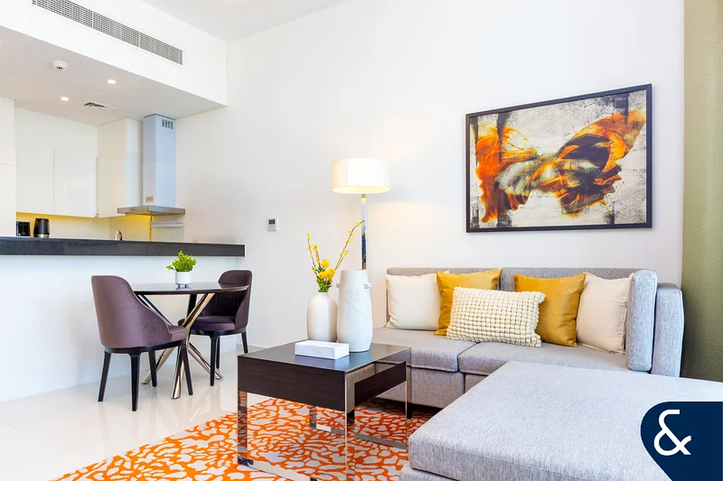 Vacant | Great Location | Modern One-BR63972761664003113