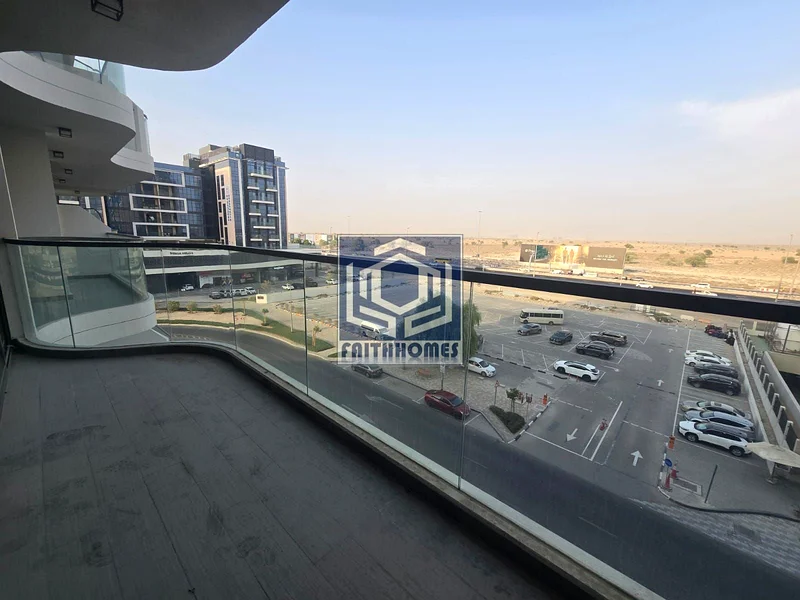 شقة بغرفة نوم واحدة واسعة | غير مفروشة | شاغرة63766365878529111