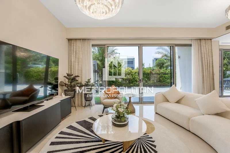 Community Living | Large Layout | Landscaped64045227677059112