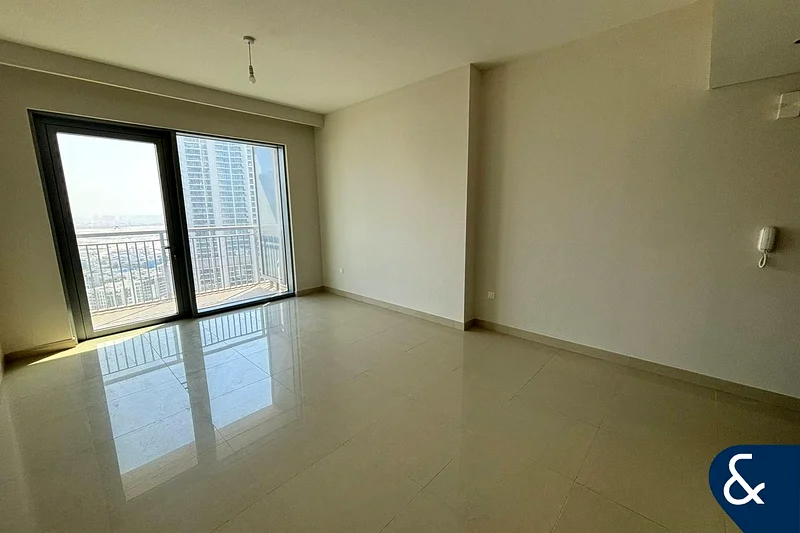 طابق عالي | صفقة للمستثمر | إطلالة على برج الخور64026492726530113