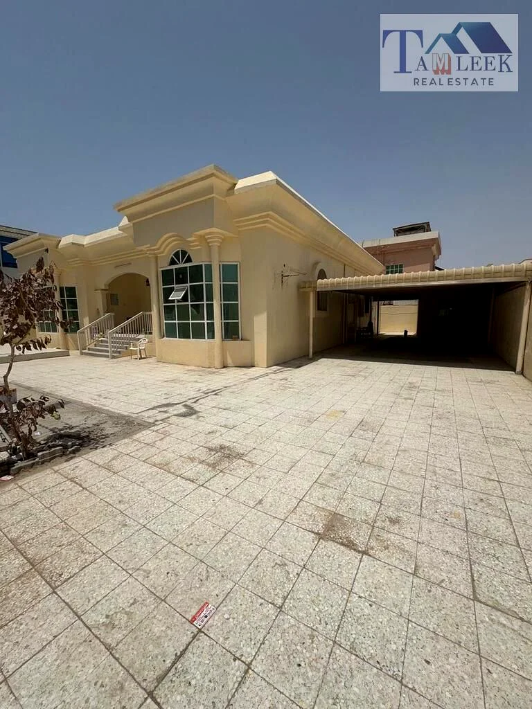 فيلا للبيع بسعر مغري في عجمان63871293426433113