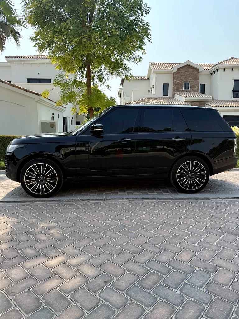 Range Rover vogue Autobiography v8 supercharged GCC facelifted excellent condition63482779700738113