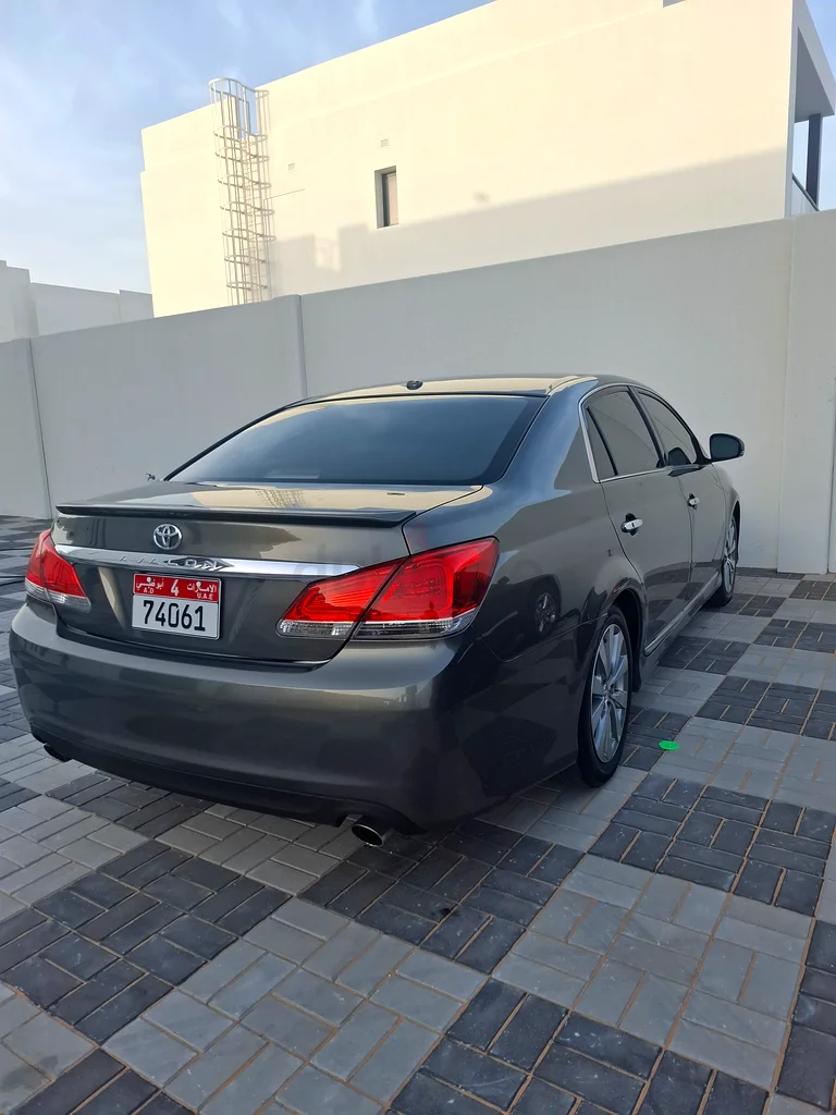 تويوتا أفالون موديل 2011 نظيفة جدا أعلى مواصفات تشغيل عن بعد السعر 26000 قابل63484380393730113