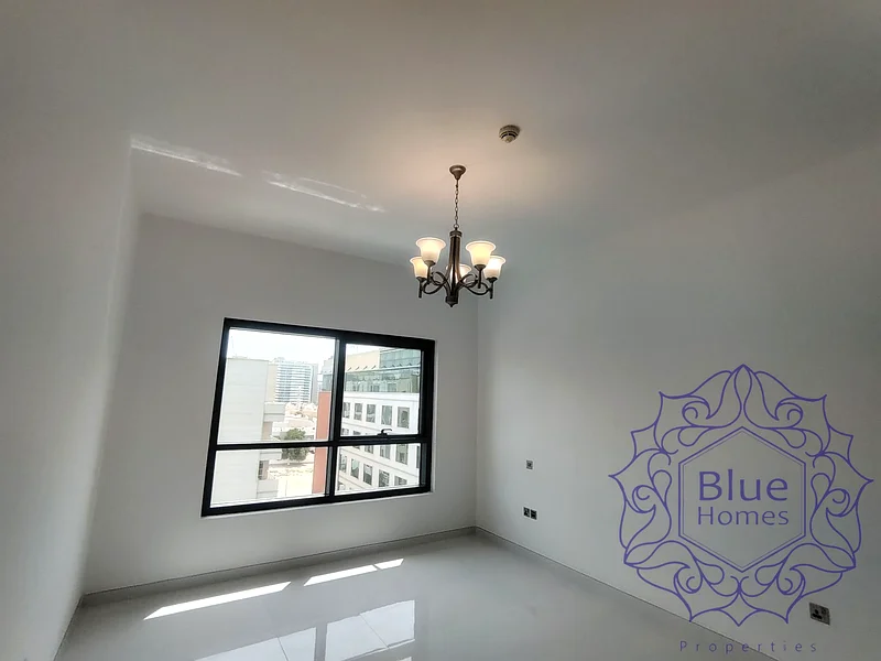 جاهز للانتقال | 1BHK | تخزين63744985276674113