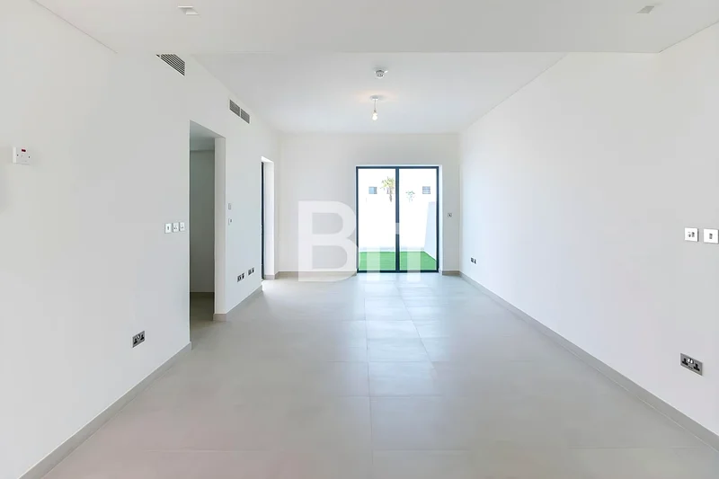 Double Row | Mid Unit | Rented Until October63848388201347111