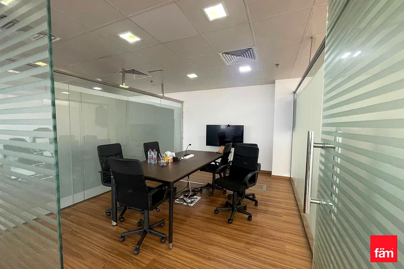 PRIME OFFER | VACANT SOON | UPGRADED | SEMI-FITTED63838222905730113