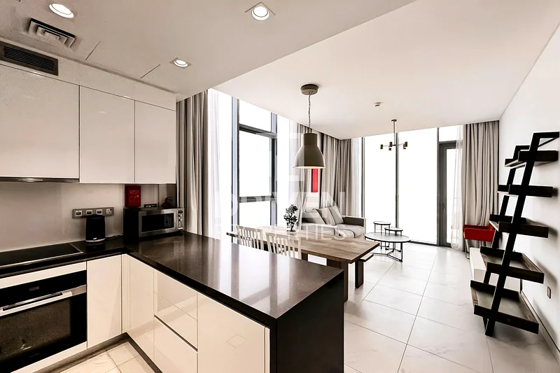 Bright Corner Unit | High Floor |  Unique Layout64006536413825114