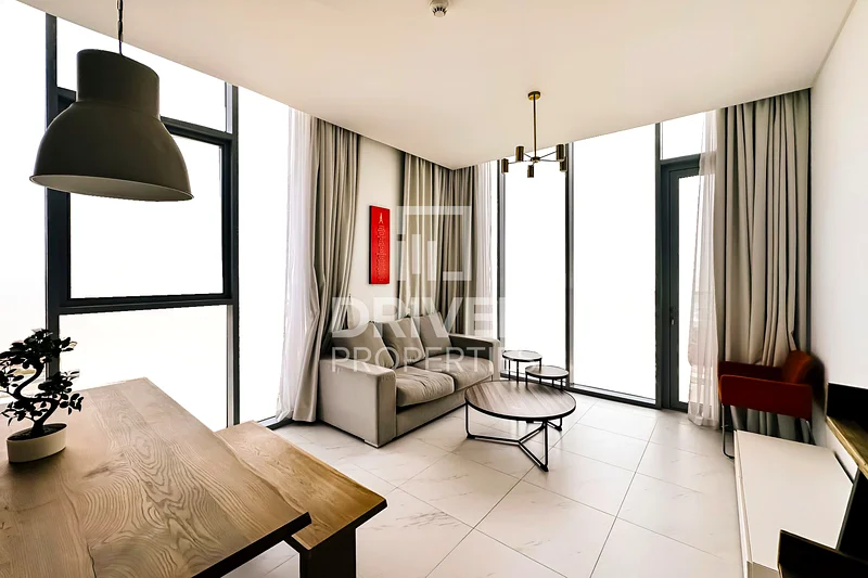 Bright Corner Unit | High Floor |  Unique Layout64006536413825110