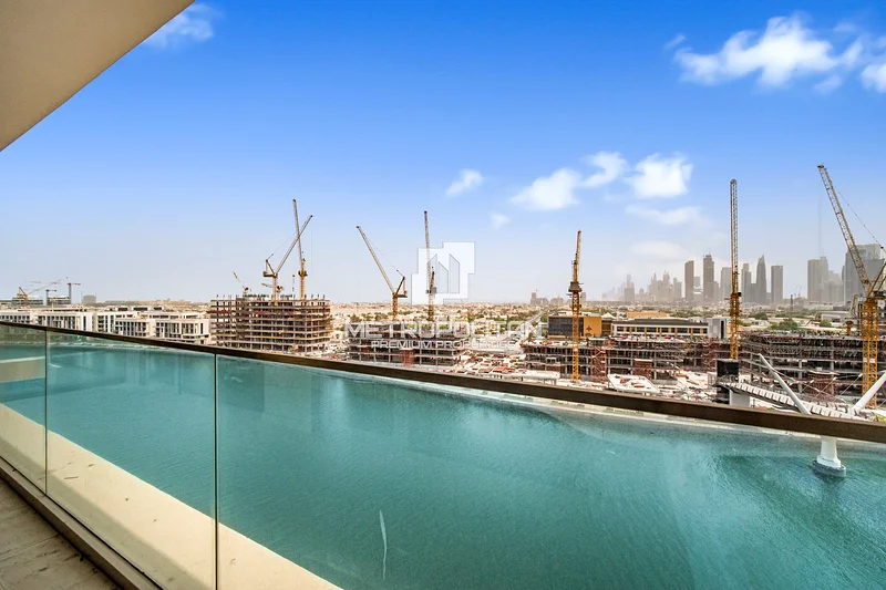 Waterfront Living | Prime Location | Modern Layout63950051286274111