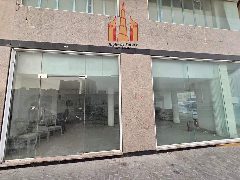 Neat and clean shop for rent big size 1 kitchen 1 washroom corner shop just 140k63623065354499113