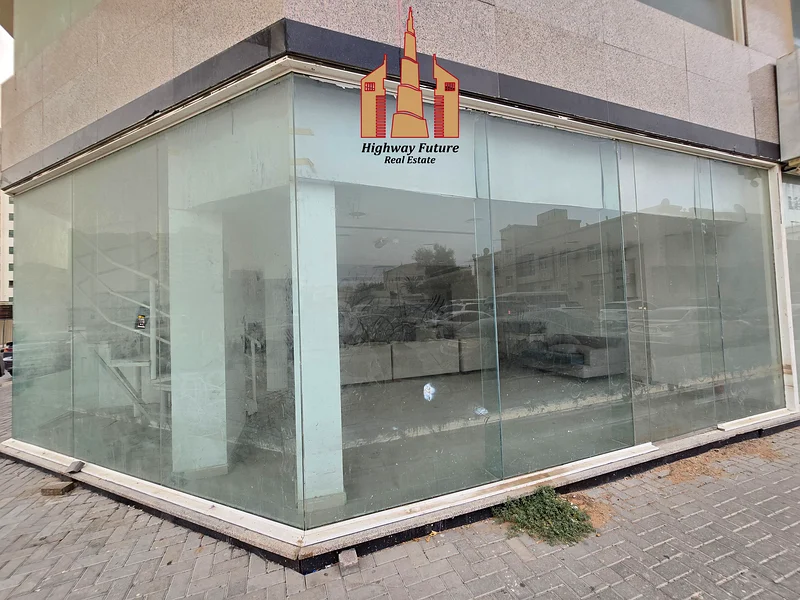 Neat and clean shop for rent big size 1 kitchen 1 washroom corner shop just 140k63623065354499112