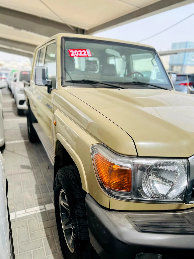 Toyota land cruiser pickup63484283994881111