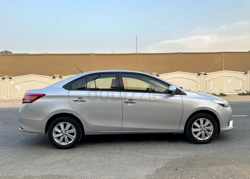 Toyota Yaris SE+63488078957825113