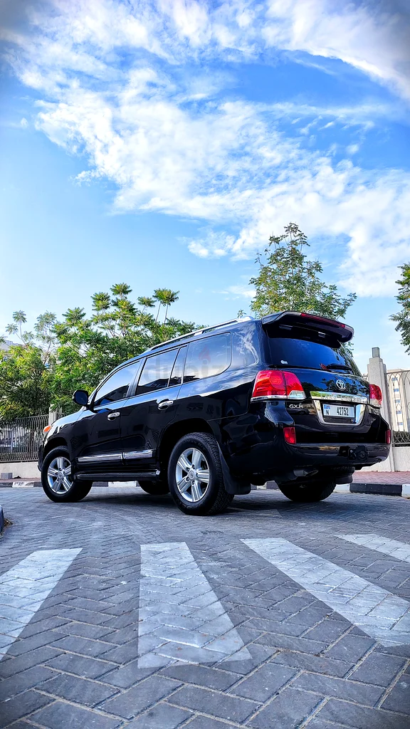 Land cruiser 2015 V8 urgent sale63484600982401111
