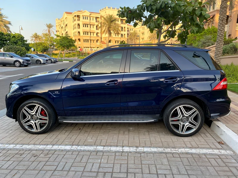 Mercedes ML63 AMG63488176817539113
