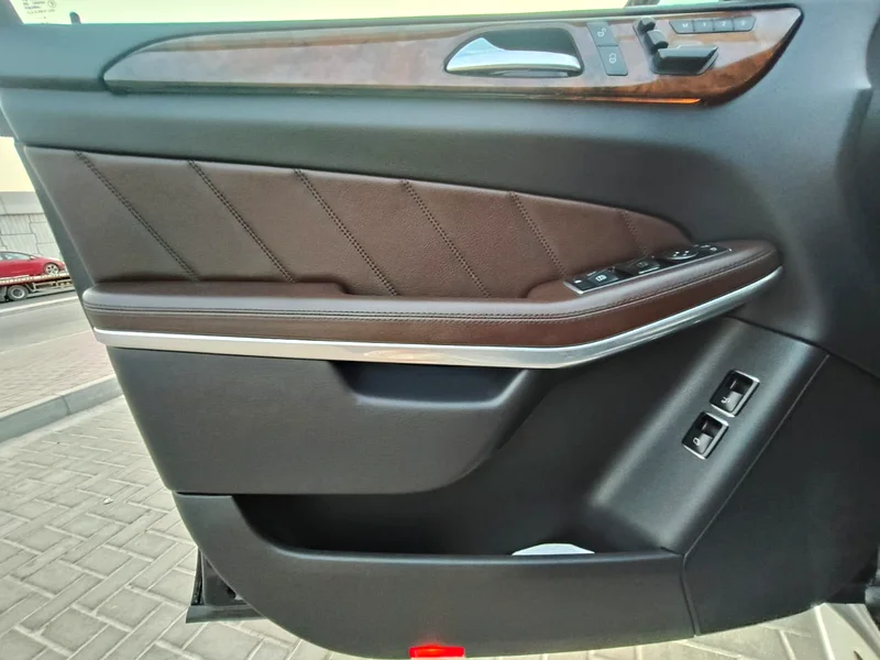 Mercedes-Benz GL50063488211618818112