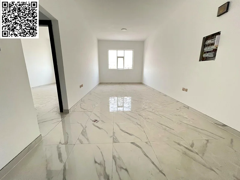 سكن فاخر مكون من غرفتي نوم رئيسيتين، وغرفة معيشة، وشرفة، ومكيف مركزي، واسع وعصري، في موقع متميز قرب الخدمات، وسهولة الوصول إلى الشارقة ودبي.63711781322243112