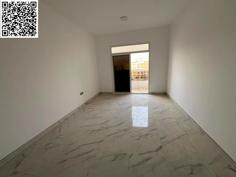 سكن فاخر مكون من غرفتي نوم رئيسيتين، وغرفة معيشة، وشرفة، ومكيف مركزي، واسع وعصري، في موقع متميز قرب الخدمات، وسهولة الوصول إلى الشارقة ودبي.63711781322243111