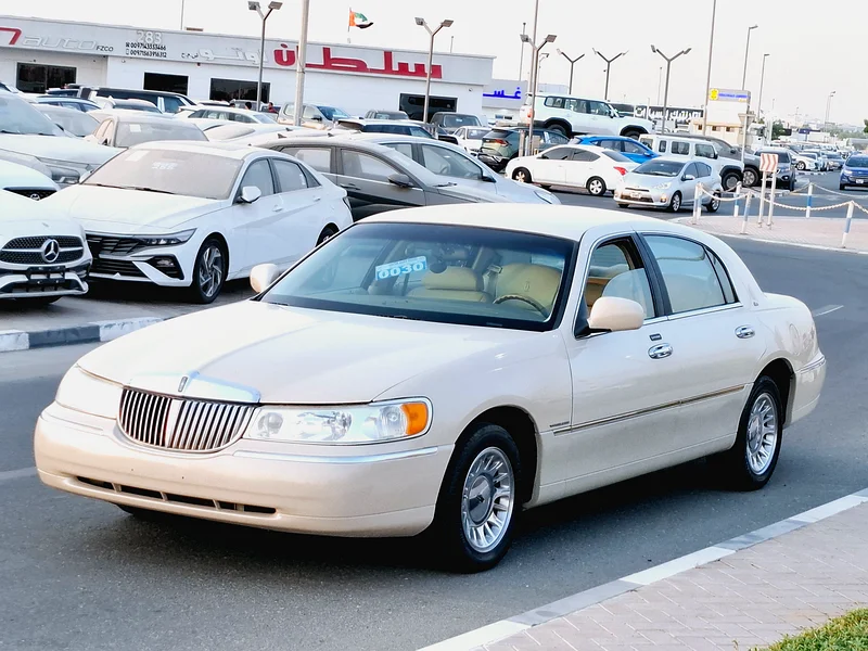 Lincoln twon car63491307971331112
