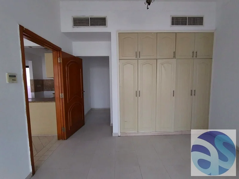 Spacious Master Bedroom with Open Layout – Ready to Move In63744152532226111