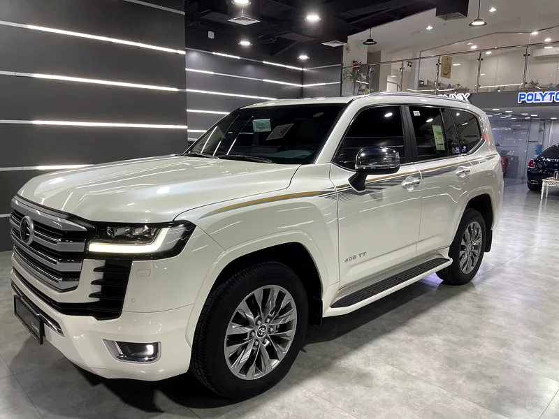 Toyota Land Cruiser VXR Twin Twin Turbo Model 2023 Low MILEAGE Under Warranty With Contract Service63613129717762113